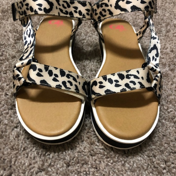 GB Girls Leopard Print Sport Sandals - Picture 3 of 9